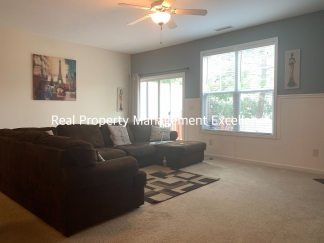Beautiful 3 Bedroom Townhome in Raleigh near beautiful park! Apply Now!