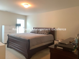 Beautiful 3 Bedroom Townhome in Raleigh near beautiful park! Apply Now!
