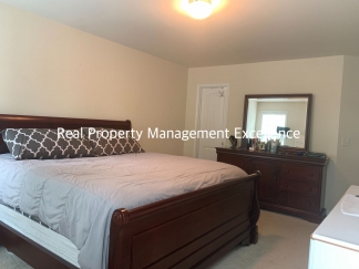 Beautiful 3 Bedroom Townhome in Raleigh near beautiful park! Apply Now!