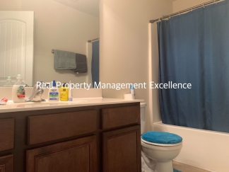 Beautiful 3 Bedroom Townhome in Raleigh near beautiful park! Apply Now!