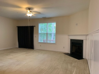 Beautiful 3 Bedroom Townhome in Raleigh near beautiful park! Apply Now!