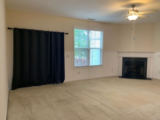 Beautiful 3 Bedroom Townhome in Raleigh near beautiful park! Apply Now!