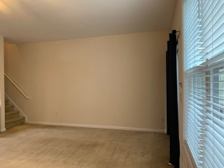 Beautiful 3 Bedroom Townhome in Raleigh near beautiful park! Apply Now!