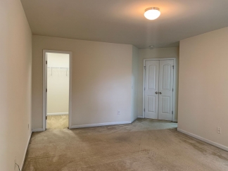 Beautiful 3 Bedroom Townhome in Raleigh near beautiful park! Apply Now!