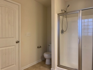 Beautiful 3 Bedroom Townhome in Raleigh near beautiful park! Apply Now!