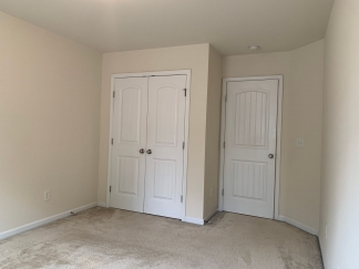 Beautiful 3 Bedroom Townhome in Raleigh near beautiful park! Apply Now!