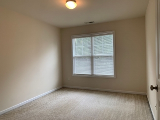 Beautiful 3 Bedroom Townhome in Raleigh near beautiful park! Apply Now!