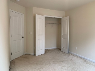 Beautiful 3 Bedroom Townhome in Raleigh near beautiful park! Apply Now!