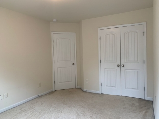 Beautiful 3 Bedroom Townhome in Raleigh near beautiful park! Apply Now!