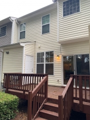 Beautiful 3 Bedroom Townhome in Raleigh near beautiful park! Apply Now!