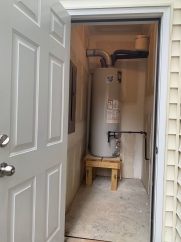 Beautiful 3 Bedroom Townhome in Raleigh near beautiful park! Apply Now!