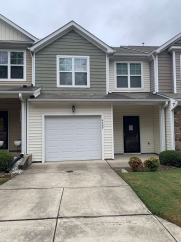 Beautiful 3 Bedroom Townhome in Raleigh near beautiful park! Apply Now!