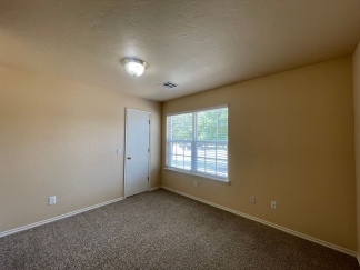 Coming Soon! 18-Month Lease Offer!! Welcome to this exceptional duplex located in the vibrant city of Norman