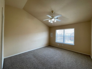 *** SPECIAL $200 OFF 1ST MONTH’S RENT***Available and Showing Now! 18-Month Lease Option!! Welcome to this exceptional duplex located in the vibrant city of Norman