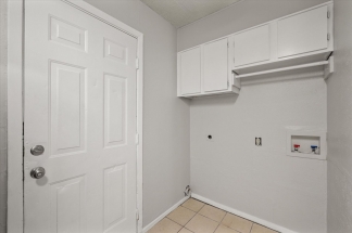 Central Arlington Duplex in Private Heavily Treed Cul-D-Sac