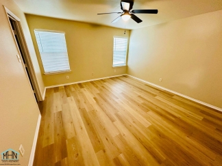 Big & Beautiful 5 bed/3.5 bath 2 Story home that's conveniently located to Randolph AFB