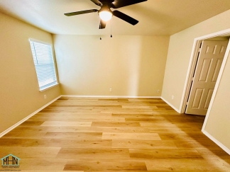 Big & Beautiful 5 bed/3.5 bath 2 Story home that's conveniently located to Randolph AFB