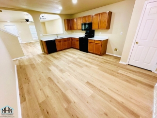 Big & Beautiful 5 bed/3.5 bath 2 Story home that's conveniently located to Randolph AFB