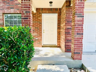 Big & Beautiful 5 bed/3.5 bath 2 Story home that's conveniently located to Randolph AFB
