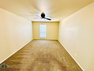Big & Beautiful 5 bed/3.5 bath 2 Story home that's conveniently located to Randolph AFB