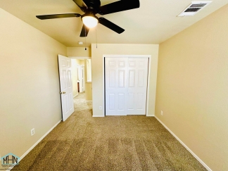 Big & Beautiful 5 bed/3.5 bath 2 Story home that's conveniently located to Randolph AFB
