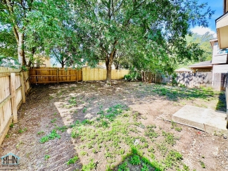 Big & Beautiful 5 bed/3.5 bath 2 Story home that's conveniently located to Randolph AFB