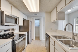 706 West Lynn Street - R15 - Orange Team