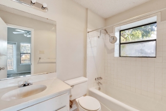 706 West Lynn Street - R15 - Orange Team