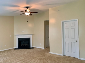 Raleigh Townhome Convenient to I440 & I540, Huge Master Suite, Near Anderson Pointe Park!