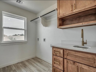 ***MOVE IN SPECIAL $500 OFF 1ST FULL MONTH'S RENT ~ IF LEASE SIGNED BY OCTOBER*** Don’t miss this beautiful home! Nestled on a quiet cul-de-sac!