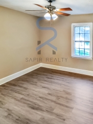 2675 Bonnie Ave - Cozy Up This Fall With Our Latest Offers! Move in before September 15th and choose your reward: a $250 Amazon Gift Card or a 55 Smart TV!
