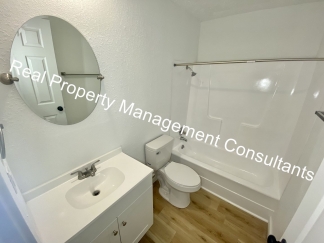 2 Bedroom Updated Apartment at Twin Oaks