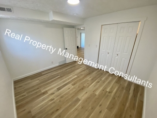 2 Bedroom Updated Apartment at Twin Oaks