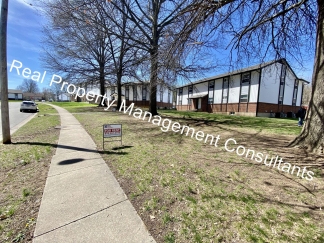2 Bedroom Updated Apartment at Twin Oaks