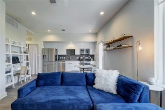 1800 E. 4th St Unit 303 - R15 - Pink Team