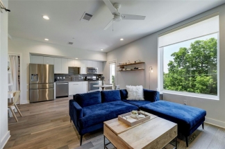 1800 E. 4th St Unit 303 - R15 - Pink Team