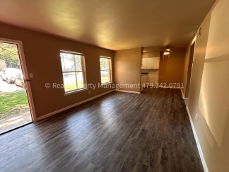 DOWNSTAIRS 2 Bed 1 Bath Apartment