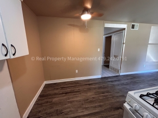 DOWNSTAIRS 2 Bed 1 Bath Apartment