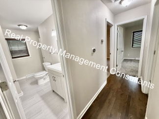 Charming 3 Bed Home with Modern Updates in Grandview