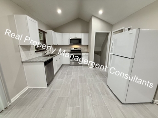 Charming 3 Bed Home with Modern Updates in Grandview