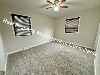 Charming 3 Bed Home with Modern Updates in Grandview