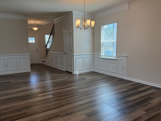 AMAZING LOCATION, Fantastic 4 Bed Home, Internet Included, Available Now!