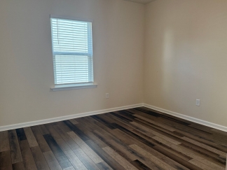 AMAZING LOCATION, Fantastic 4 Bed Home, Internet Included, Available Now!