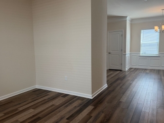 AMAZING LOCATION, Fantastic 4 Bed Home, Internet Included, Available Now!