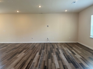 AMAZING LOCATION, Fantastic 4 Bed Home, Internet Included, Available Now!