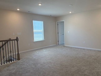 AMAZING LOCATION, Fantastic 4 Bed Home, Internet Included, Available Now!