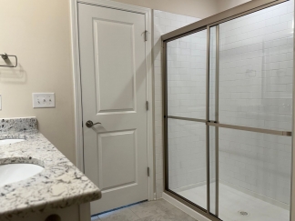 AMAZING LOCATION, Fantastic 4 Bed Home, Internet Included, Available Now!
