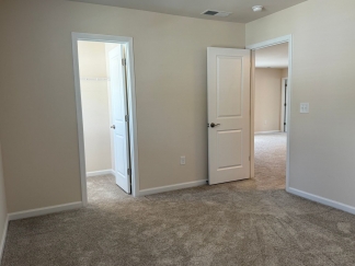 AMAZING LOCATION, Fantastic 4 Bed Home, Internet Included, Available Now!