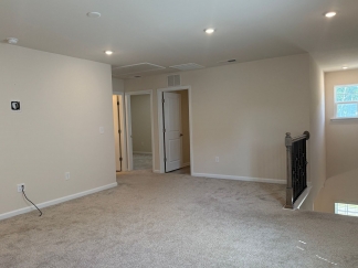 AMAZING LOCATION, Fantastic 4 Bed Home, Internet Included, Available Now!