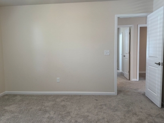 AMAZING LOCATION, Fantastic 4 Bed Home, Internet Included, Available Now!